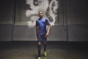 2026世界杯最新赛程资讯-英雄的孤影，当莱万的七连败撞上塞尔维亚的救赎时刻